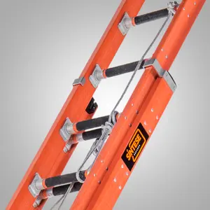 Escada Extensiva "D" Vazada Altura 5,60 a 9,00m 17 a 29 degraus SÍNTESE EAFD-29